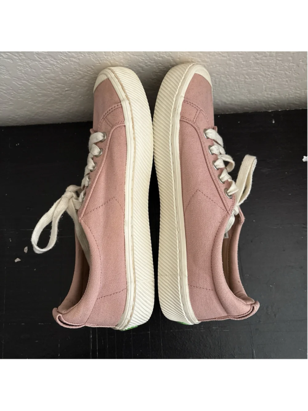 Cariuma OCA Low Women's 7.5 Pink Canvas Cork Sustainable Sneakers EU 38.5